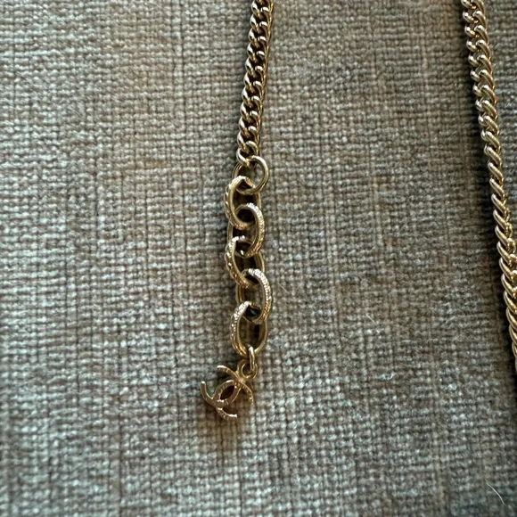 Authentic Chanel CC Faux Pearl Necklace Gold Tone - Picture 7 of 12
